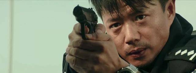 原创段奕宏睡过行李架钻过座位底这位影帝的坎坷崛起之路