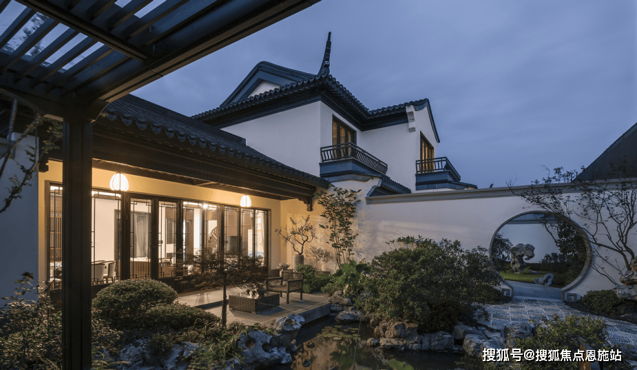 蓝城小镇合院实景蓝城春风如意的创新新中式叠院,上庭下院,户户有天地