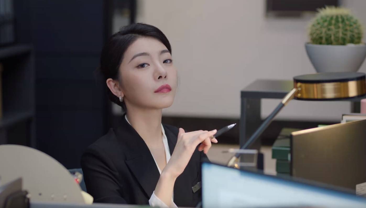 现在,在利益的诱惑下,吴优经不住朱宝翘的挑唆,开始再动歪心思了.