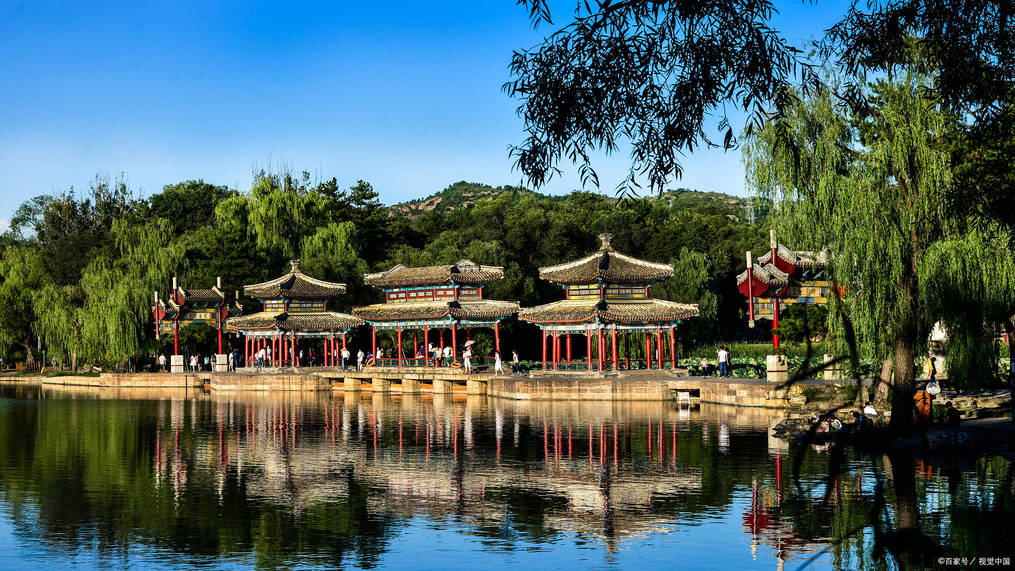 北京以其博大的胸怀,包容万象,海纳百川,汇聚了中华民族三千年的文化