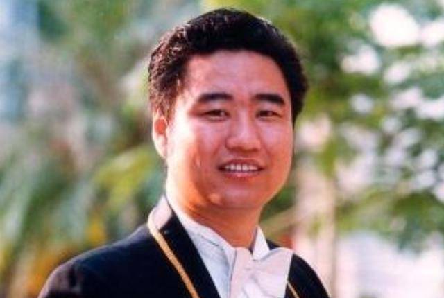 他资助贫困生300多万37岁去世却无人探望留下5岁女儿独活世上