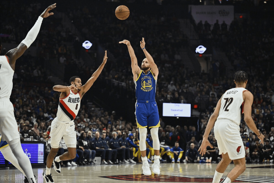 原创库里350记三分勇士超湖人搭档卢尼上演二人转10战9胜有望前八