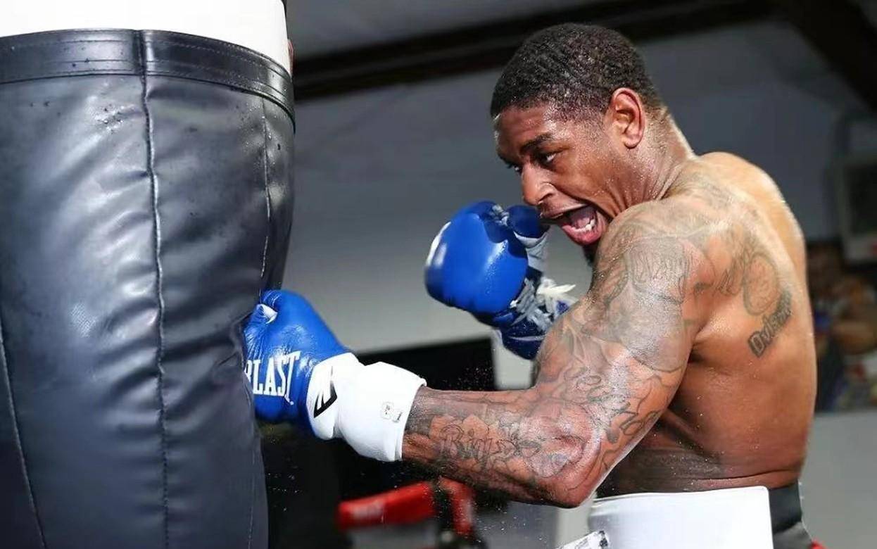 他打算让安德森在2025年面对张志磊,乔-乔伊斯,德昂泰-维尔德,约瑟夫