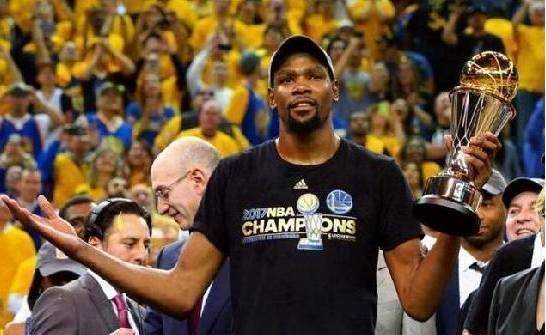 原创杜兰特吃了迷魂药情迷勇士勇士建立王朝最少不了的就是杜兰特了