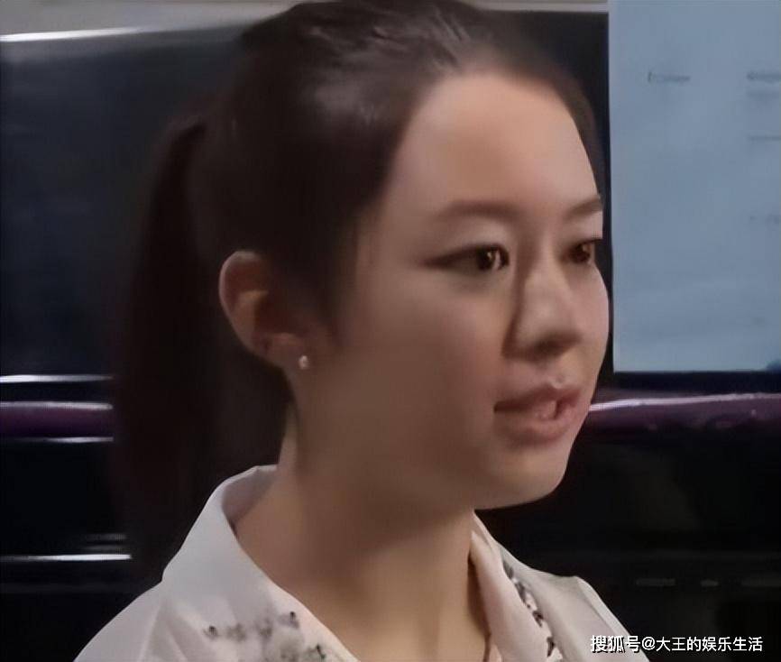 迷恋朗朗吉娜:怒怼谢娜,不让老公做家务,因秀腰获得官媒批评_郎朗