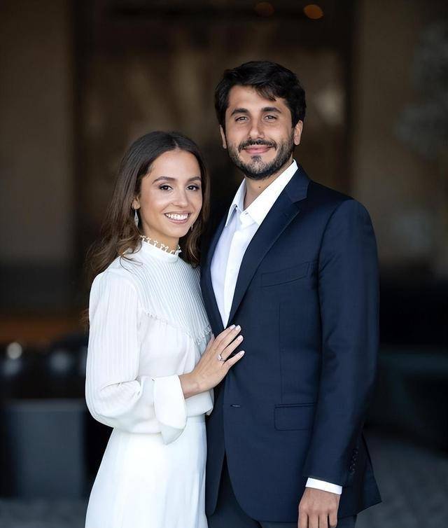 约旦最美王后拉尼娅女儿未能遗传到绝色容颜26岁情定富家公子