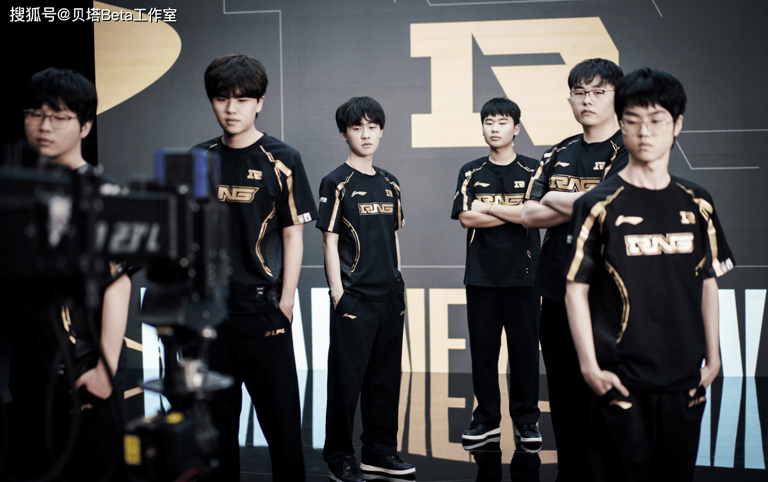 九游娱乐揭秘rng副总困落到公开发文:将直播拍卖奖杯,限量会员卡火热