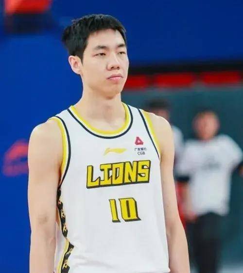 4场大战打完广东危机来临杨鸣痛失王牌核心赵继伟遗憾