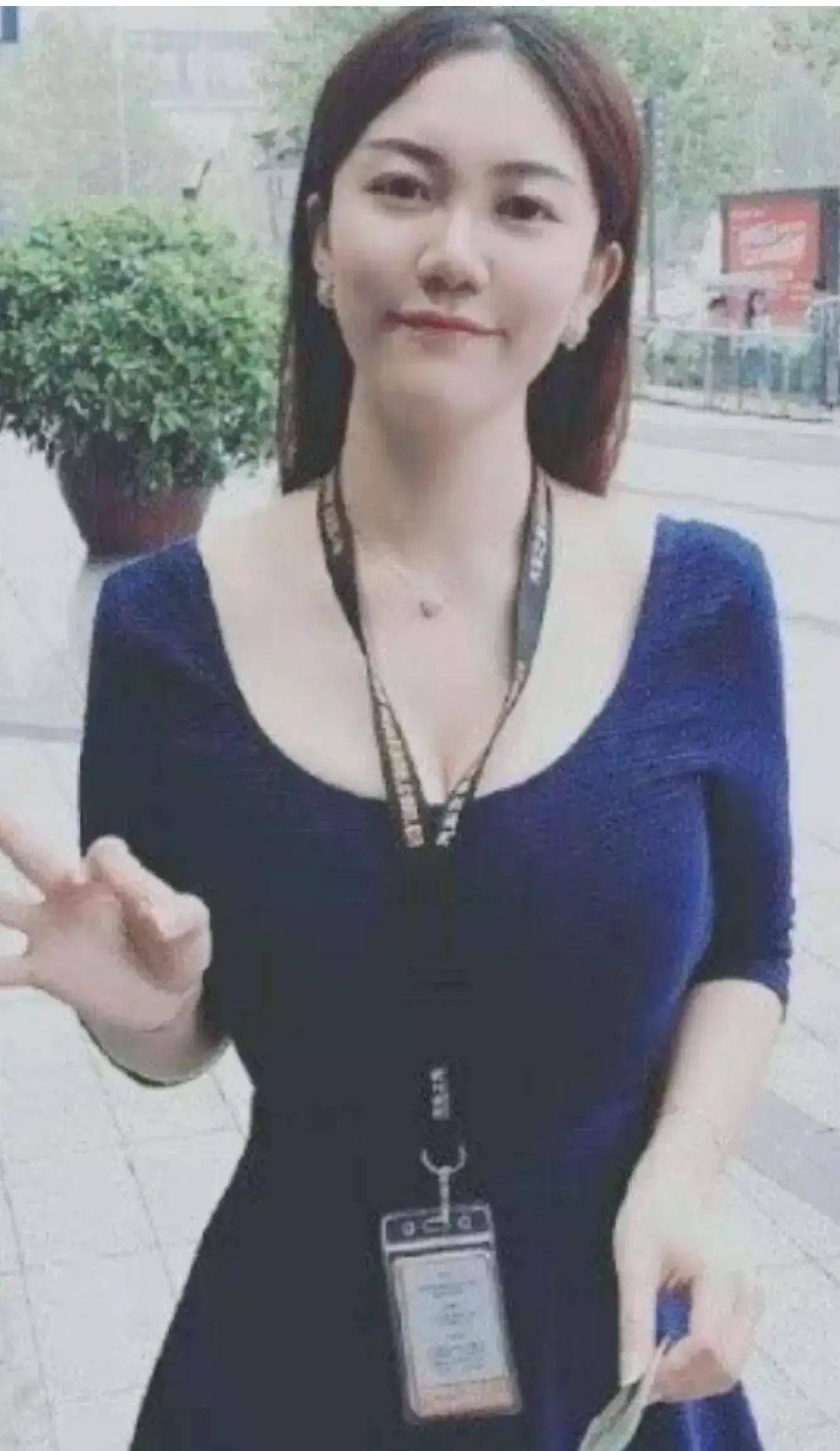 86岁范曾迎娶35岁名模徐萌,爷孙恋爱情的传奇引热议!