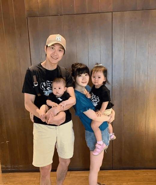 原创跟福原爱和解后江宏杰晒儿女嘴对嘴亲亲照网友感觉怪怪的