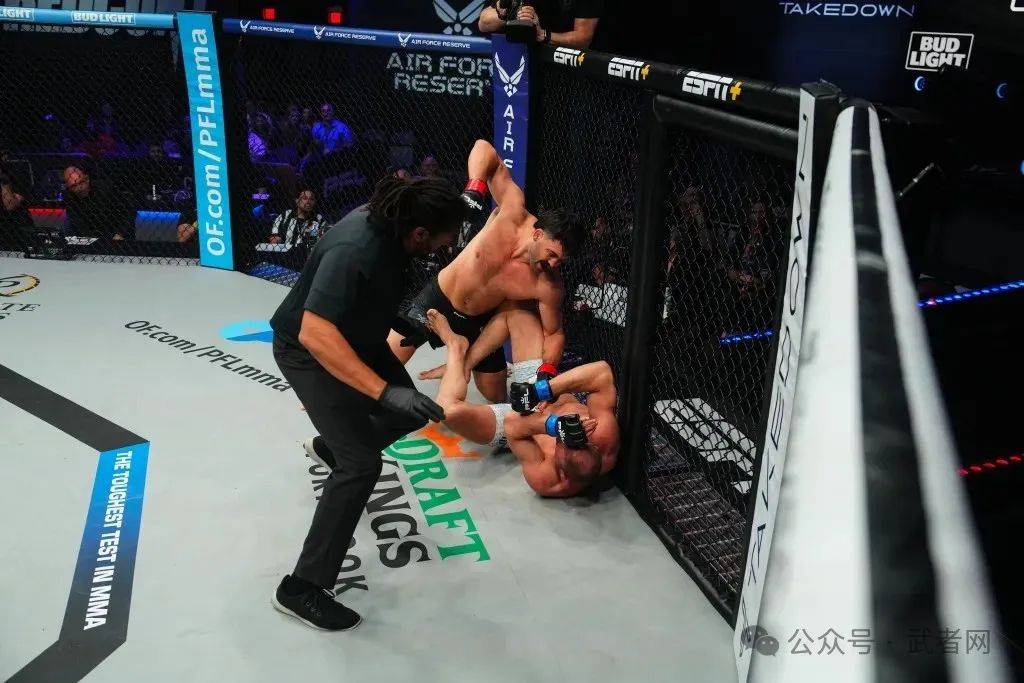 卡珊加纳首局tko波利兹_选手_西蒙·比_simon