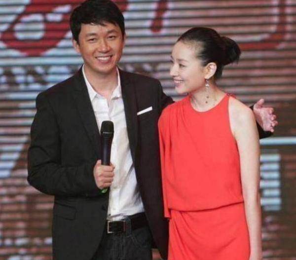 原创董洁儿子酷似易烊千玺6年难见爸爸一面潘粤明三个字表露心思