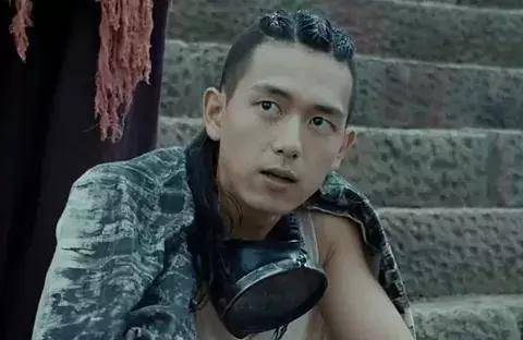 剧中郝泽宇略有了点名气后,在影视作品中的戏份几乎悉数被删与李现的
