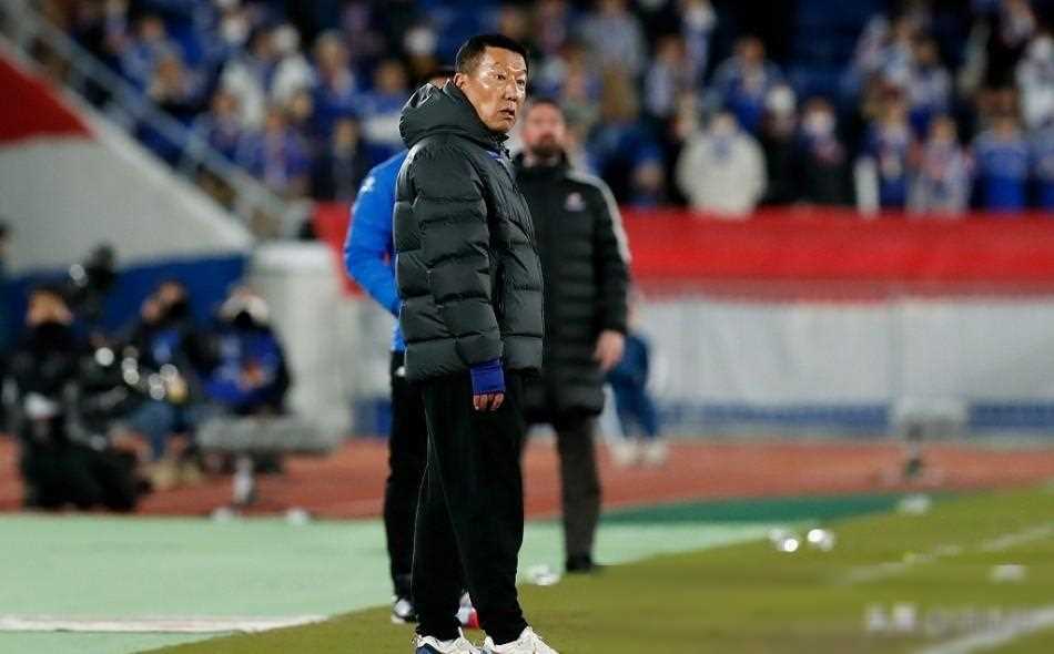 中超弃儿遭质疑,缝18针,2人崩溃,上港门将原谅事件_吴兴涵_比赛_他用