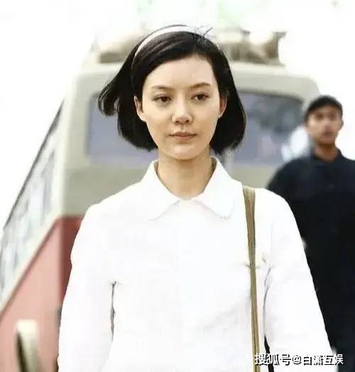 原创成龙做媒她闪婚富豪闪离后拒绝3亿分手费如今41岁孤身一人