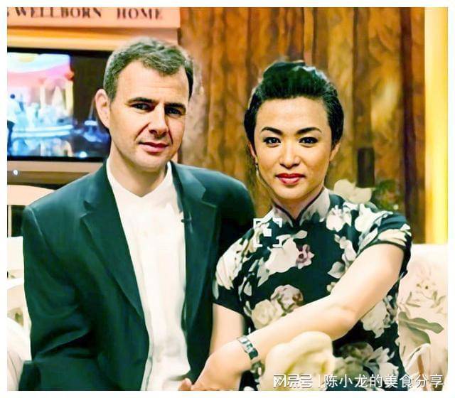 57岁再婚的金星,又重新讲起了脱口秀_舞蹈_母亲_父母
