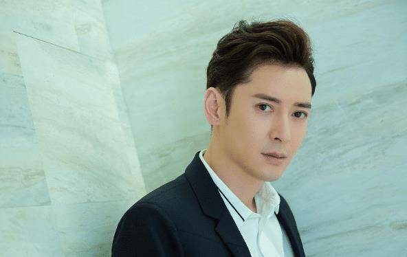 原创误打误撞的韩栋不料得到导演赏识踏上了一条不平凡之路