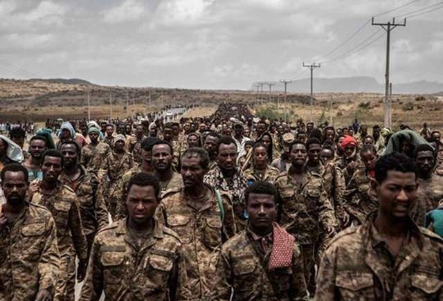 原创数千名俘虏被游街示众埃塞俄比亚这一幕现在还真不多见