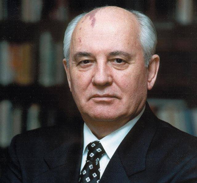 苏联解体后戈尔巴乔夫曾竞选俄罗斯总统结果只得到了1的选票