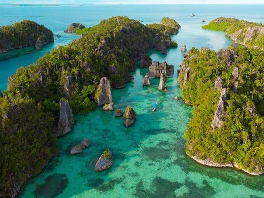 伊甸之境探索印尼群岛的自然奇迹之旅