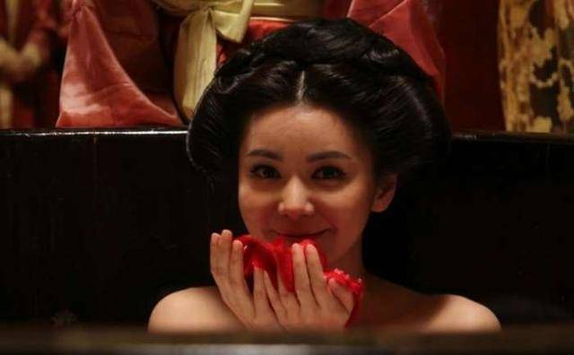 此女10岁入宫,16岁生儿子,被骂是妲己祸国殃民,后被杨广所杀_张丽华