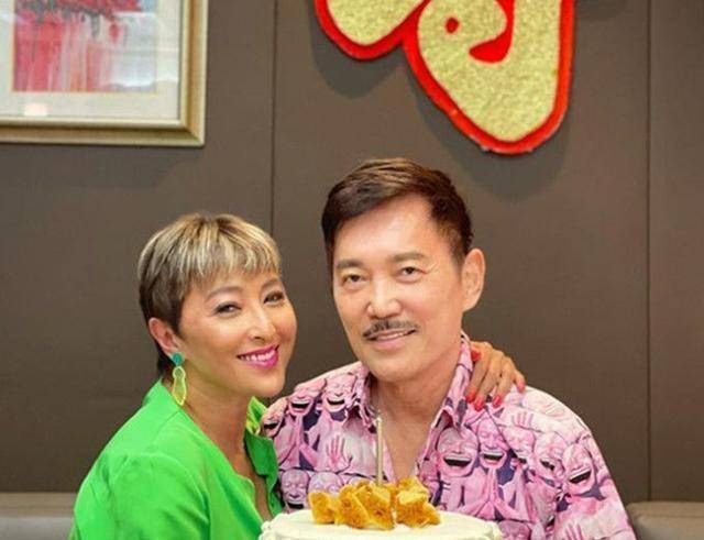 原创狄波拉老公生日谢贤现身寿宴心情好与前妻现任同场