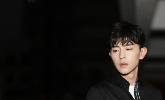 原创邓伦从小角色到大明星不争不抢只靠实力如此优秀