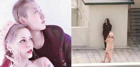 网友:一个妈的区别_成龙_女儿_母亲