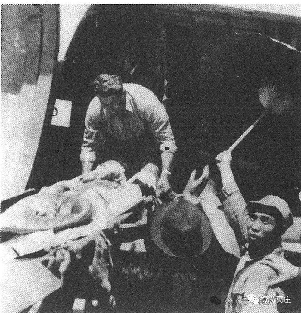 武汉出席执行小组会议后返回,途经中兴公司北门时突然被伪军便衣殴打