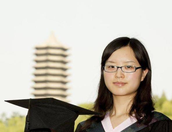 原创北大六代单传的古生物学专业1人旷课全系放假毕业合影仅1个人