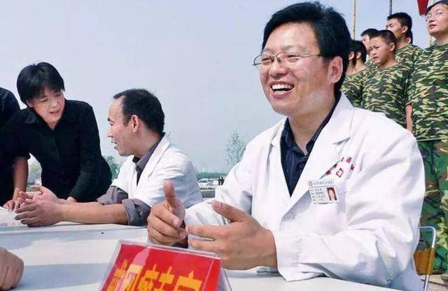 当年用电击治疗"网瘾",受无数家长追捧的杨永信,如今怎样了?_孩子_网