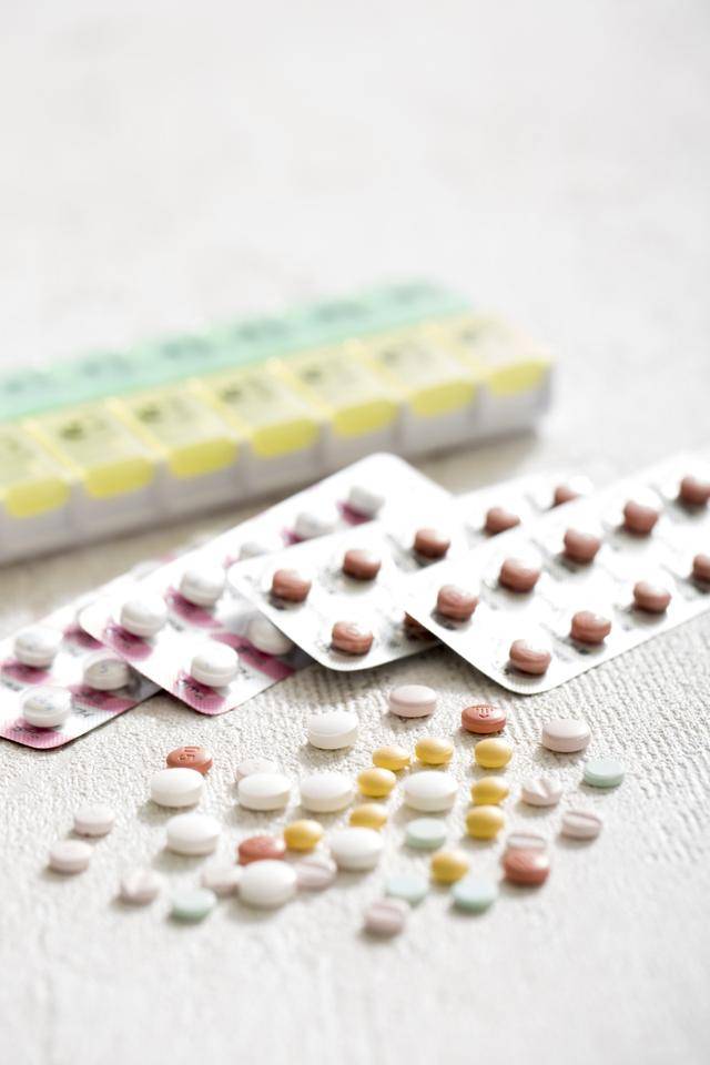 例如,降糖药物可以改善血管功能,预防心血管疾病的发生;神经营养药物
