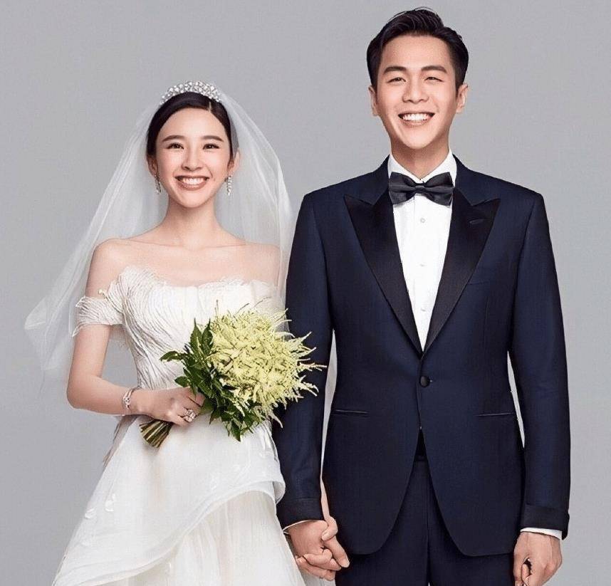 原创又一女星终获真爱感恩爱情没有放弃我看到两人拥吻我酸了