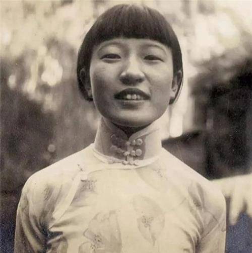 她是清朝最后的格格隐姓埋名活到2014年临终说出家族的丑闻