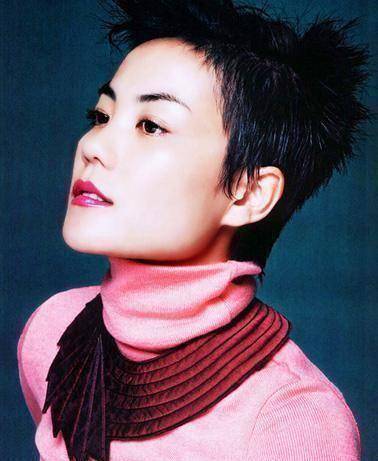 原创歌后仅拍五部片子就拿两个影后非典型演员王菲让毯星无路可走