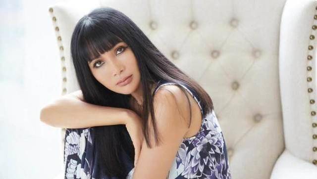 的歌手,她曾经有过许多优秀的作品,比如《奉献》,《寻梦》,《灞桥柳》