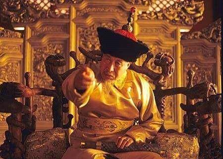 妃子:这掉光牙的老乌龟,连钩都咬不住,老皇帝大怒,打入冷宫!