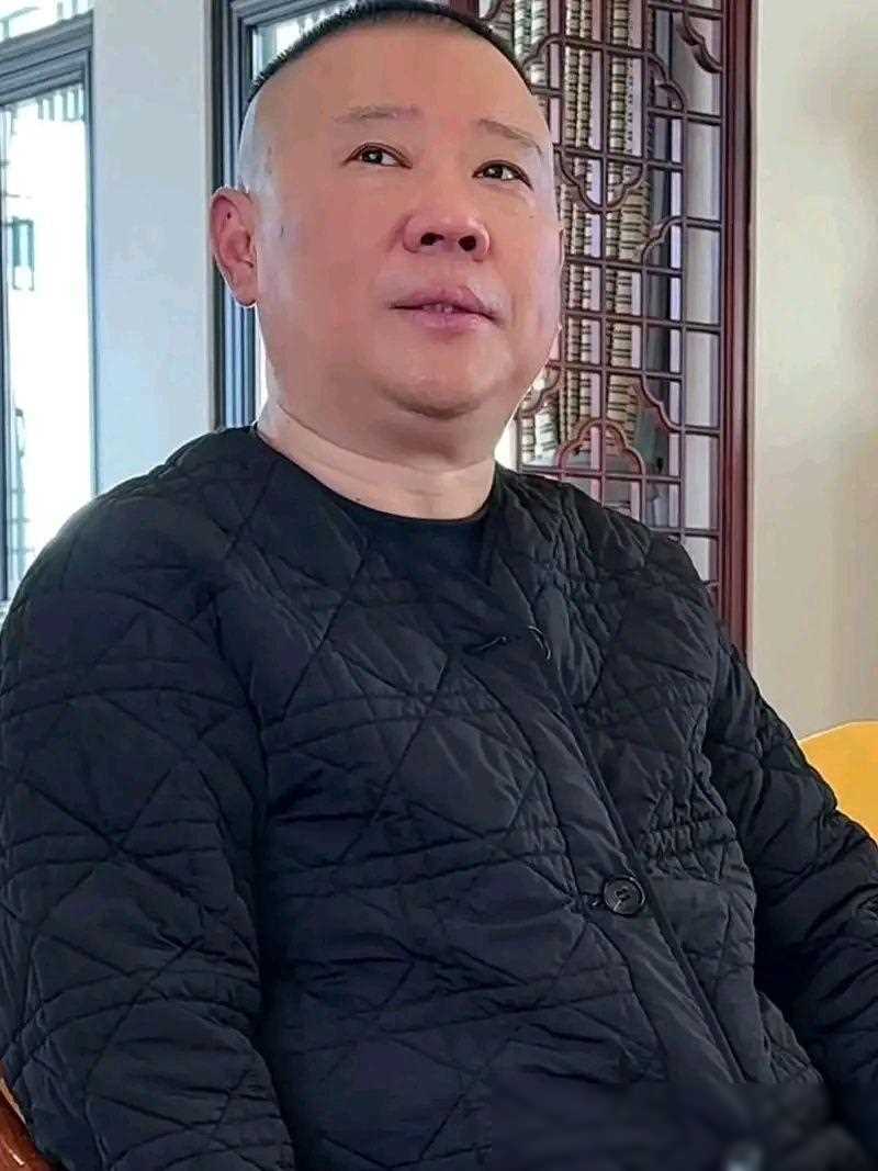 郭德纲如何自我定义成功成为知名相声表演者