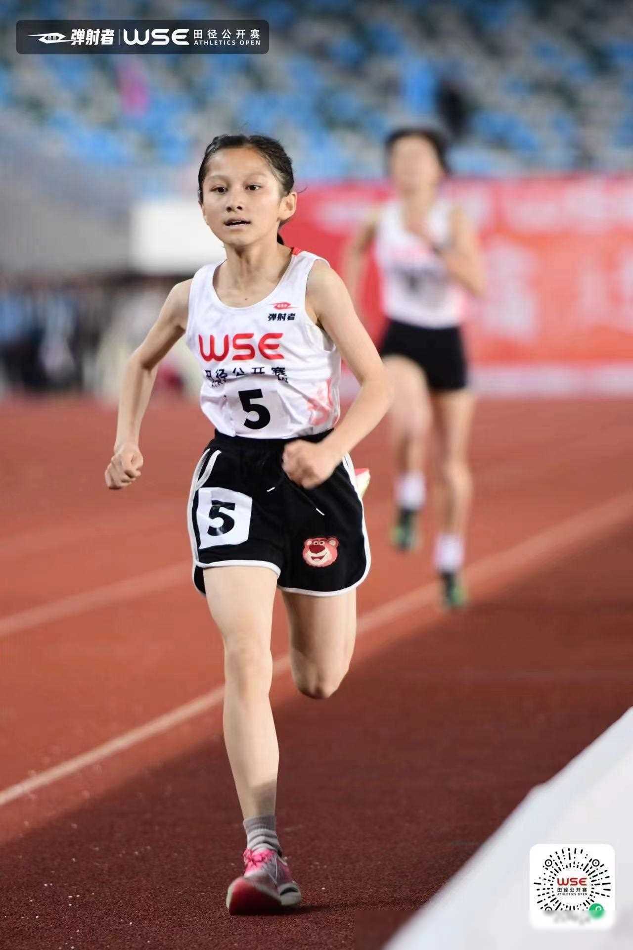 江苏宿迁12岁女孩800米跑出2分21秒