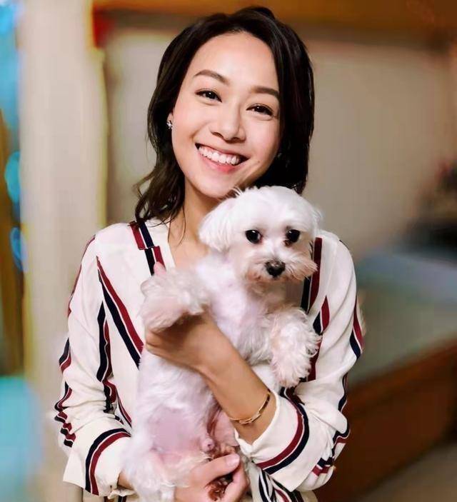 原创复出成谜黄心颖神隐近一年电话号码也已换掉与tvb仍有8年长约