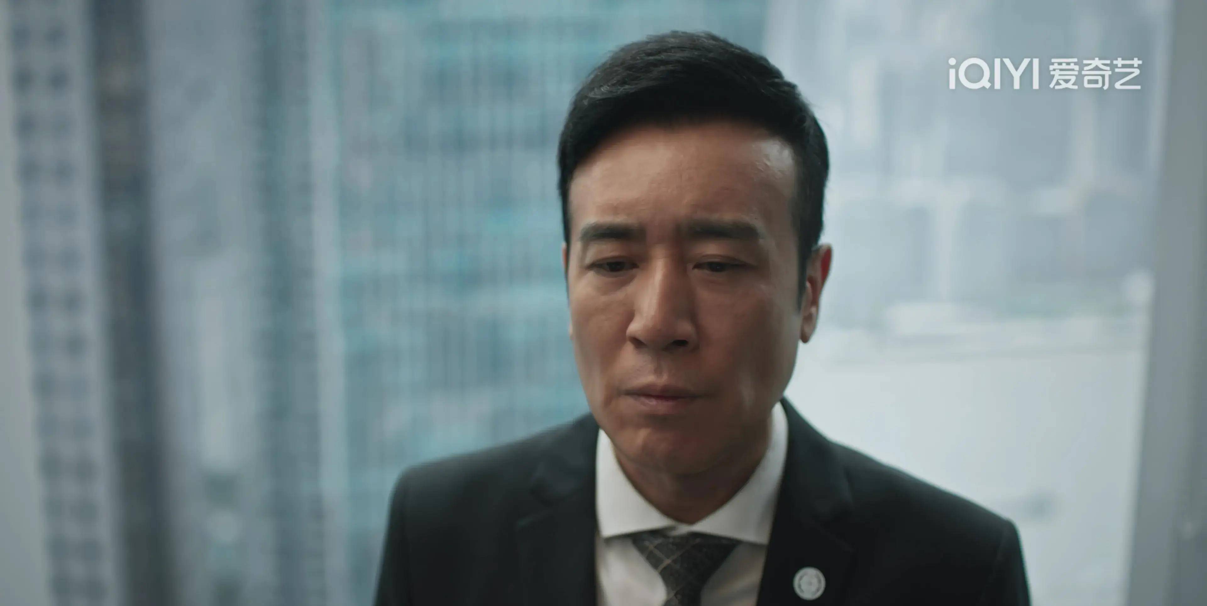 苏见仁果然没有说错,李森来者不善,让赵辉小心赵辉不听,一次会议上