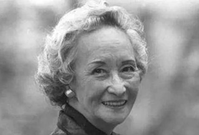 原创名媛郑念中年丧夫入狱又丧女94岁在美国洗澡受伤最终身亡