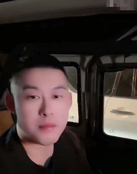 驴爸为阿厦抱不平怒怼二子爷就会倚老卖老窝里横阿厦透露和二驴通话一