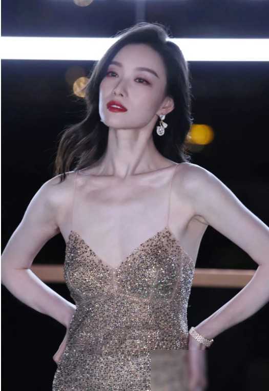 倪妮火辣性感肤白貌美令网友难以抵挡