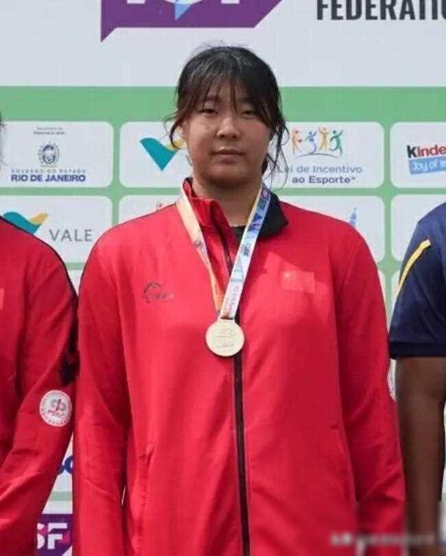 15岁天才少女61米83夺冠,轻松胜奥运冠军近3米_刘诗颖_比赛_中国田径