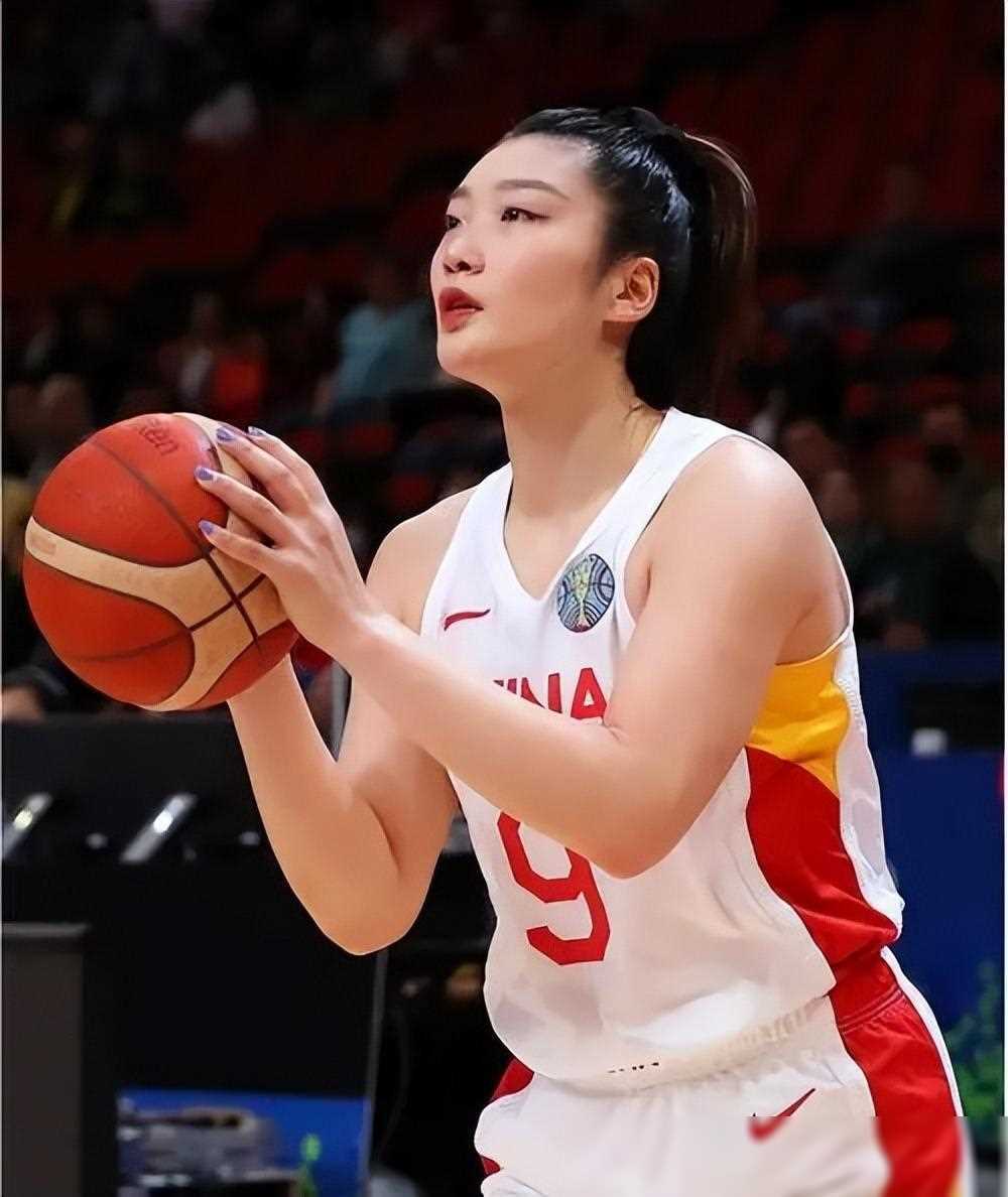 揭秘内蒙小三黑幕,官媒谴责,李梦回应:专注自我,格局凸显