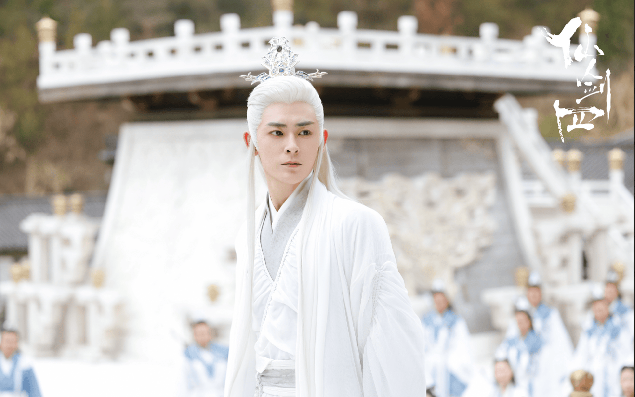 还是那句话,武功排名要到剧终那一刻,慕容掌门威武.