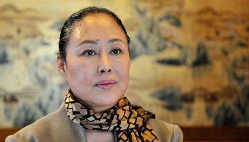 国家级演员斯琴高娃三婚两离遭家暴儿子不听话70岁轮椅出行