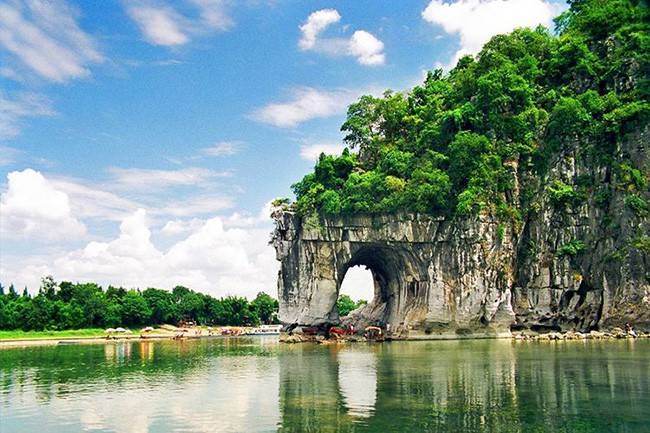 桂林五日游人均花费多少桂林5日游880元人这么玩方便省钱免踩坑