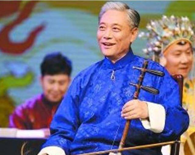 艺术大师张学津:一生情路坎坷,临终前与三婚妻子结婚,感人至深_张丽敏